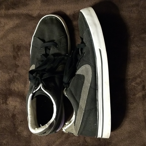 Nike's size 12 : TYB1B - Picture 3 of 7